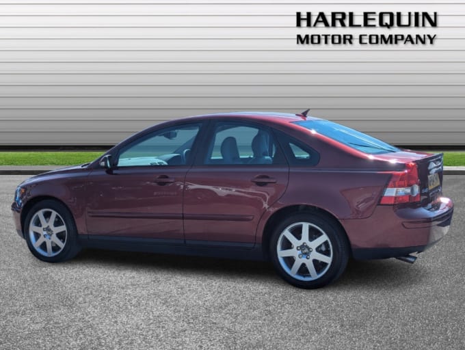 2025 Volvo S40