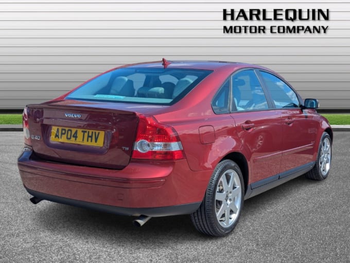 2025 Volvo S40