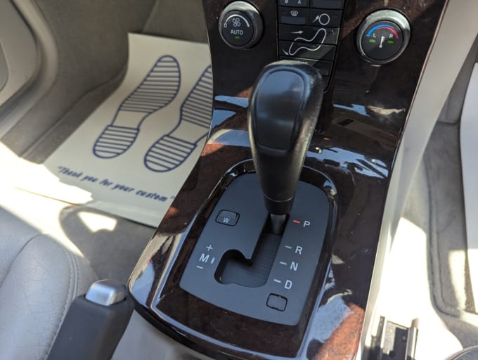 2025 Volvo S40