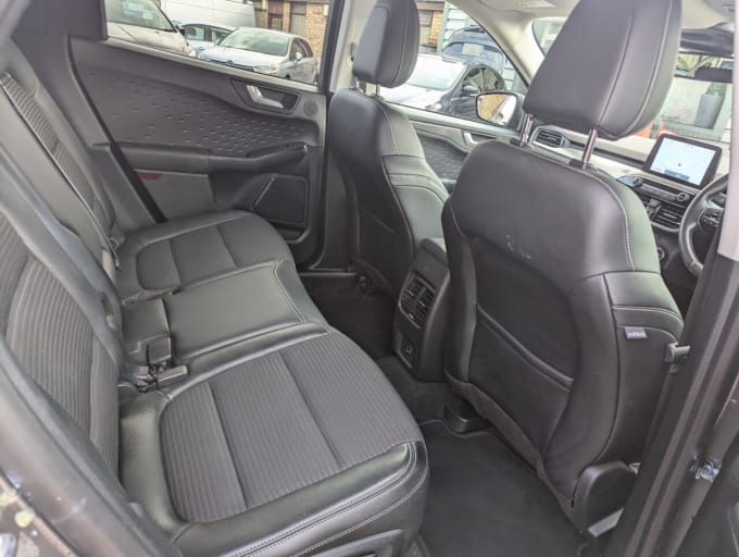 2025 Ford Kuga