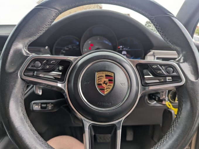 2015 Porsche Macan