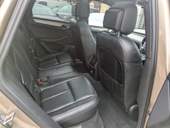2015 Porsche Macan