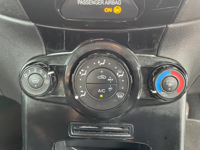 2017 Ford Fiesta