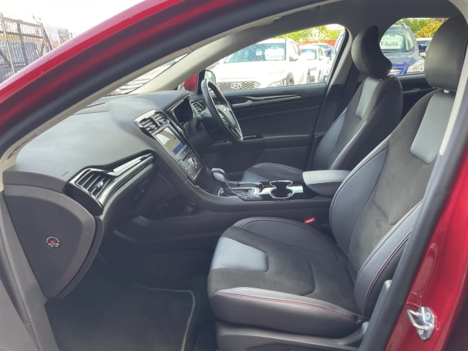 2022 Ford Mondeo