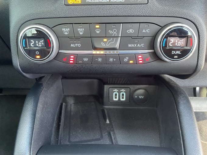 2022 Ford Kuga