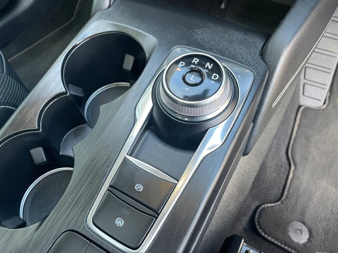 2022 Ford Kuga