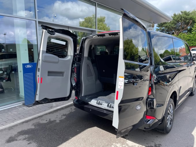 2024 Ford Transit Custom