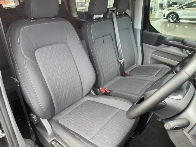 2024 Ford Transit Custom