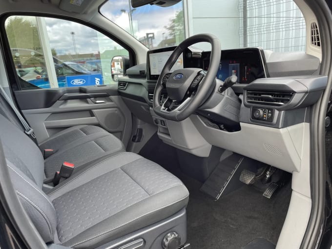 2024 Ford Transit Custom