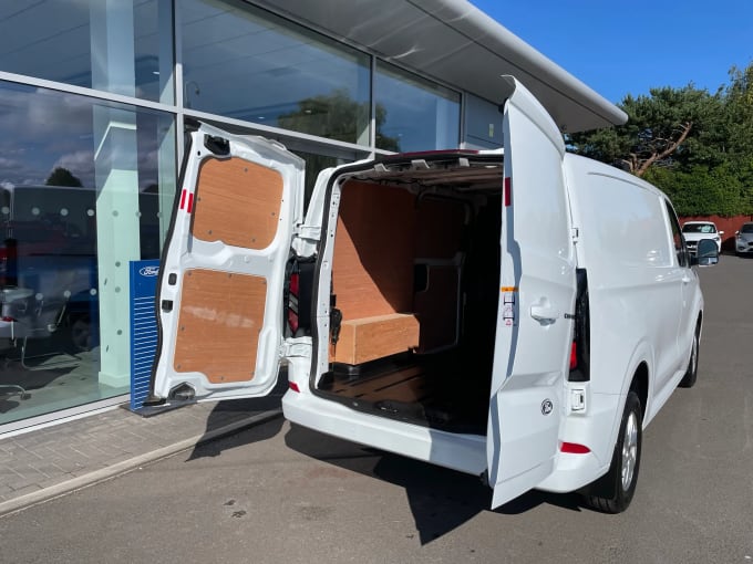 2024 Ford Transit Custom