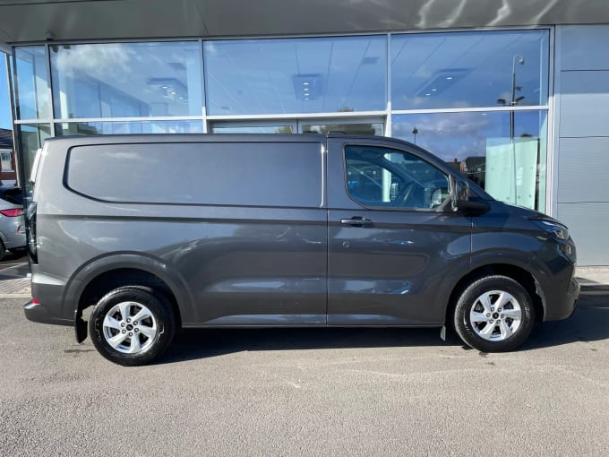 2024 Ford Transit Custom