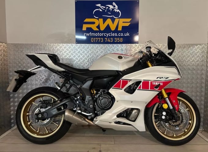 2025 Yamaha R7