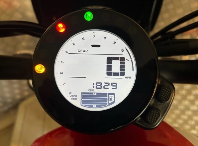 2025 Yamaha Xsr700