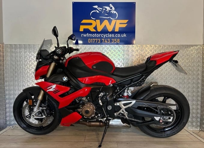 2025 BMW S 1000 R