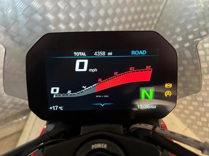 2025 BMW S 1000 R