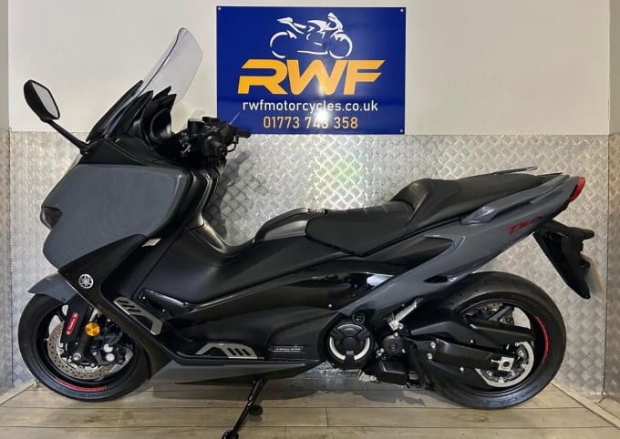 2025 Yamaha Tmax 560