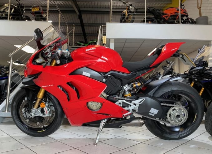 2025 Ducati Panigale V4s