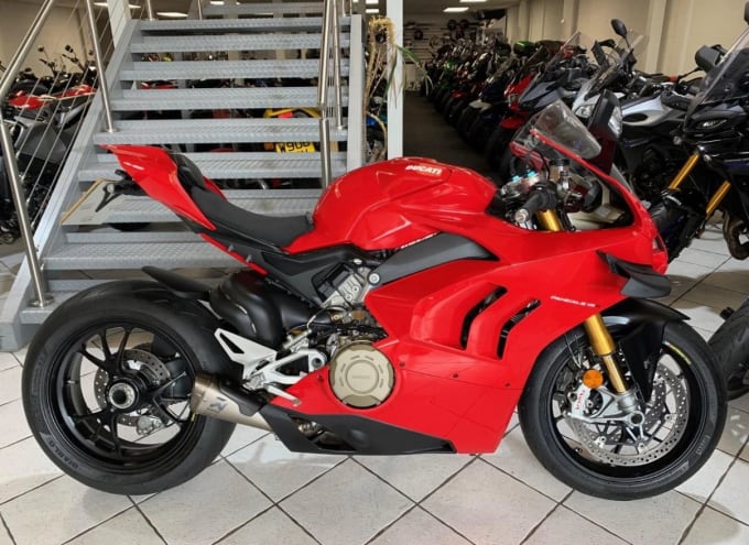 2025 Ducati Panigale V4s