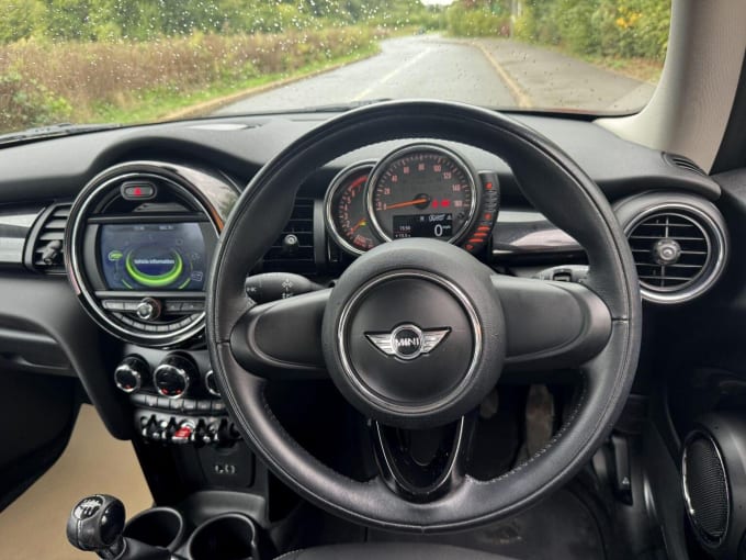 2017 Mini Hatch