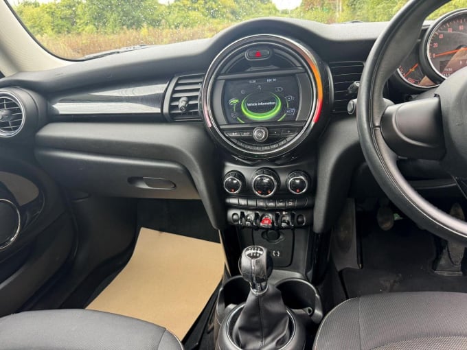 2017 Mini Hatch