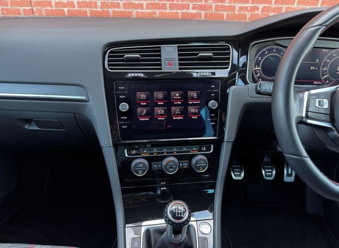 2025 Volkswagen Golf