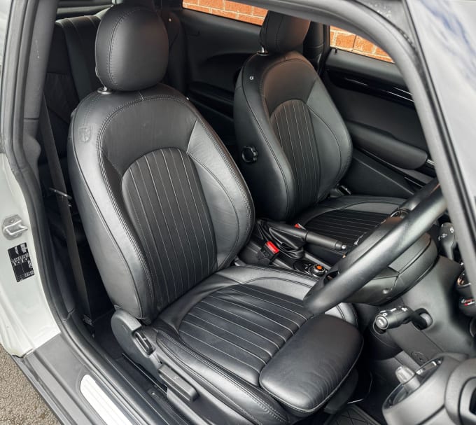 2025 Mini Hatch