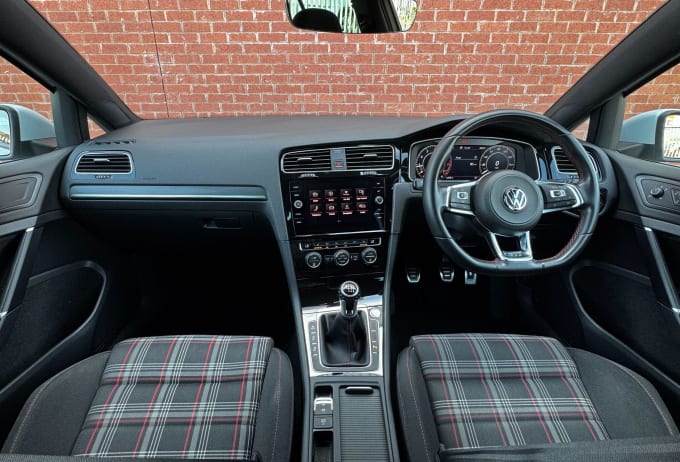 2025 Volkswagen Golf