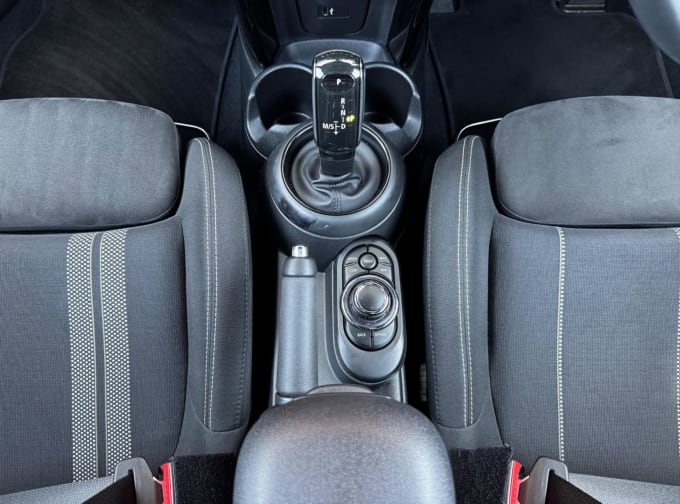 2025 Mini Hatch