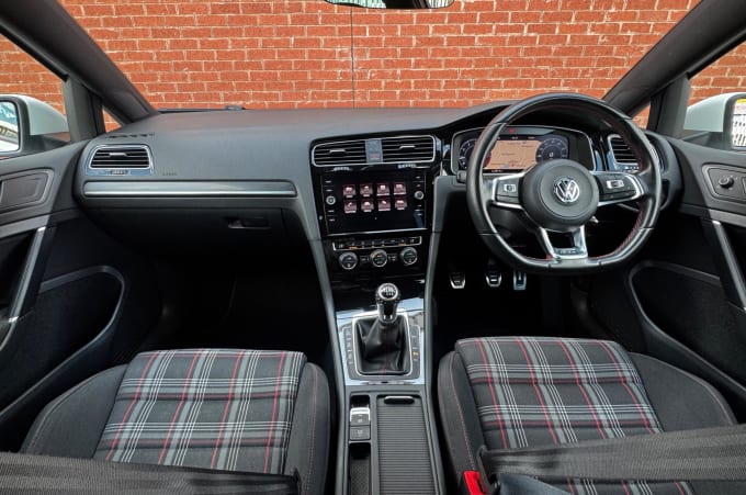 2025 Volkswagen Golf