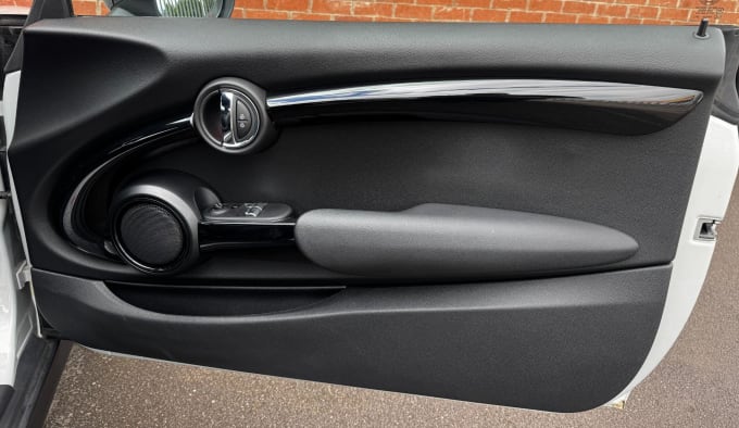 2025 Mini Hatch