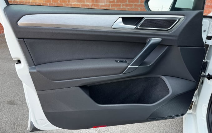 2025 Volkswagen Golf Sv