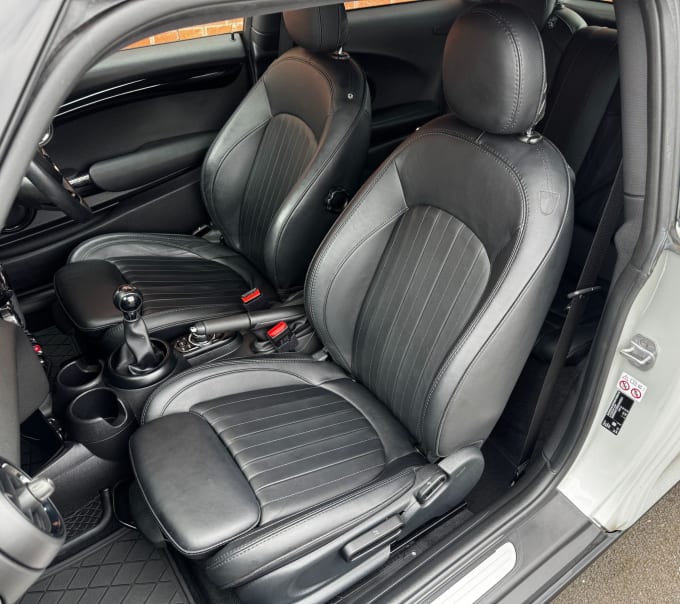 2025 Mini Hatch