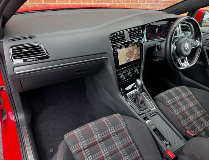 2025 Volkswagen Golf