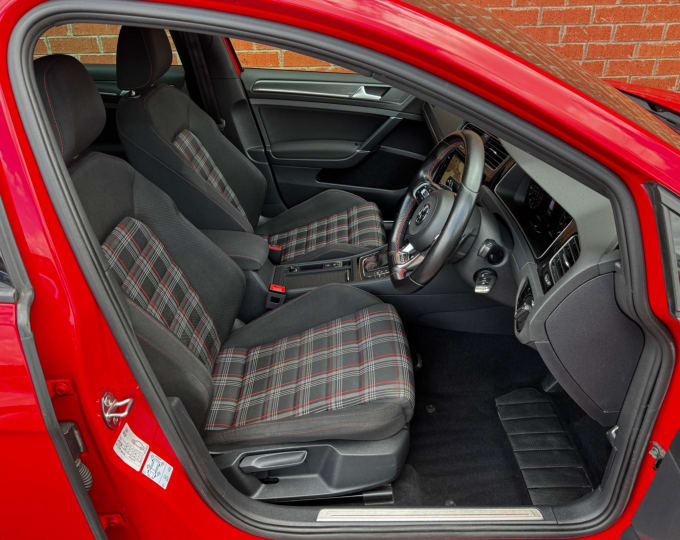 2025 Volkswagen Golf