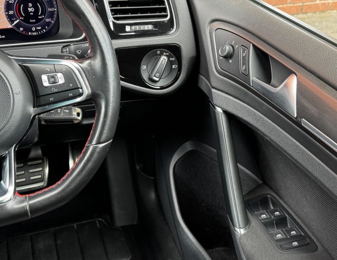 2025 Volkswagen Golf