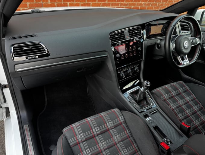 2025 Volkswagen Golf