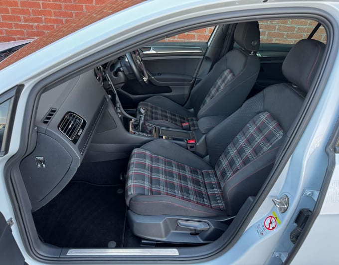 2025 Volkswagen Golf