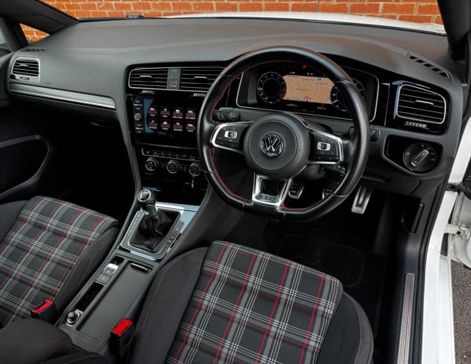 2025 Volkswagen Golf