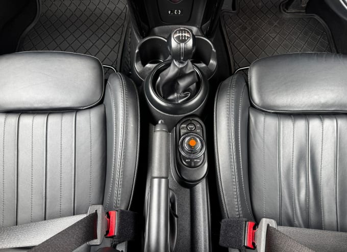 2025 Mini Hatch