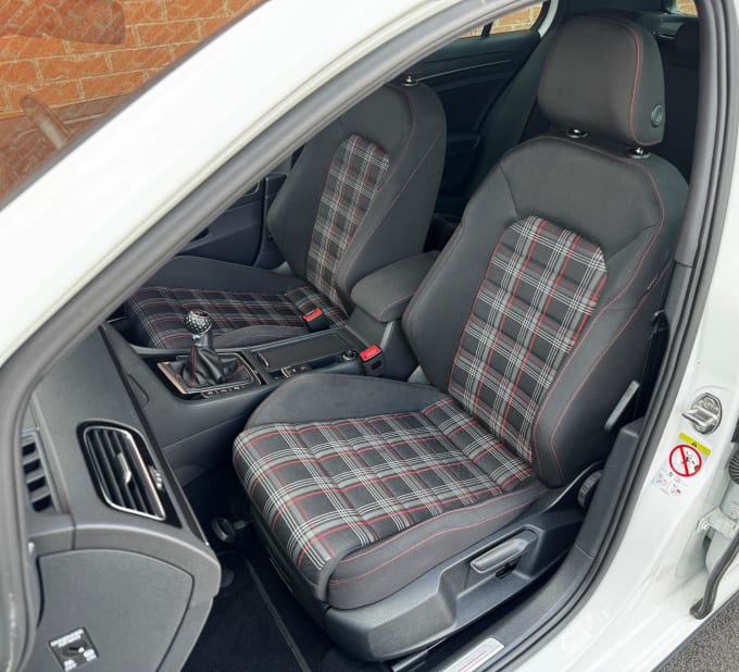 2025 Volkswagen Golf