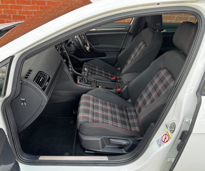 2025 Volkswagen Golf
