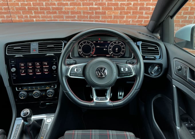 2025 Volkswagen Golf