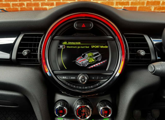2025 Mini Hatch