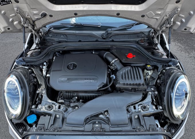 2025 Mini Hatch