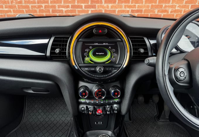 2025 Mini Hatch