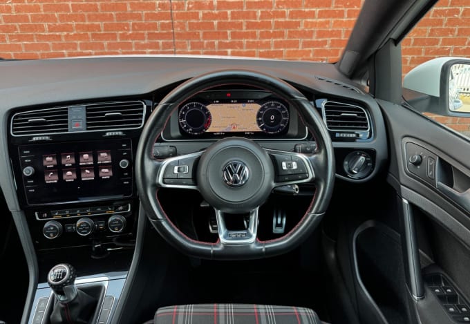 2025 Volkswagen Golf