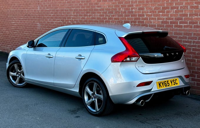 2024 Volvo V40