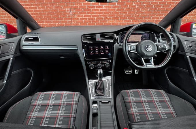 2025 Volkswagen Golf