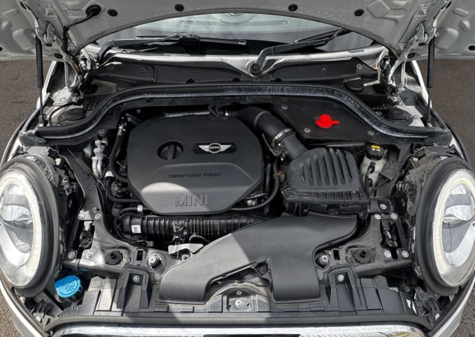 2025 Mini Hatch