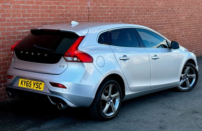 2024 Volvo V40